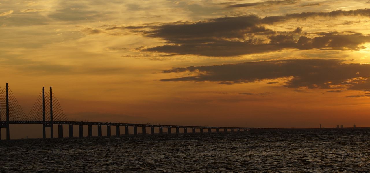 Bild över Öresundsbron i solnedgång