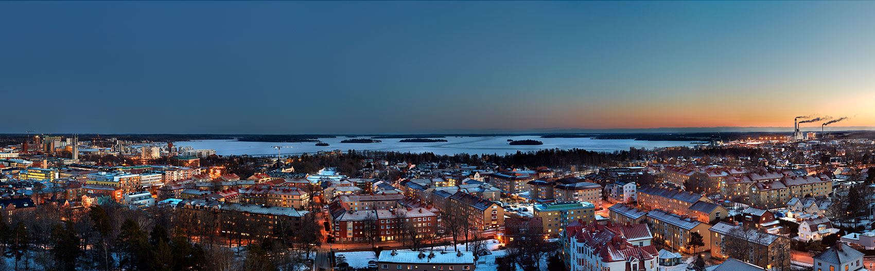 Flygbild över Västerås på kvällen