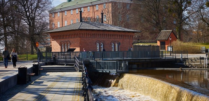 Turbinhuset med slottet i bakgrunden